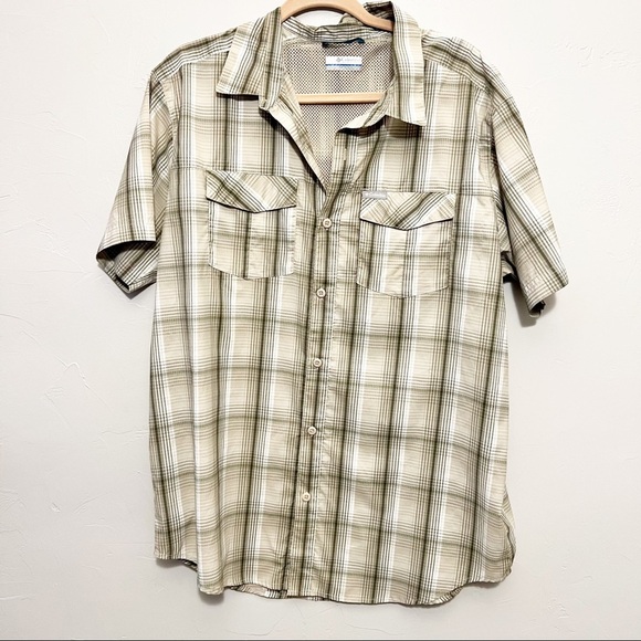 Columbia Mens Plaid Short Sleeve Button Down Dry Fit Breathable size L - Picture 1 of 9